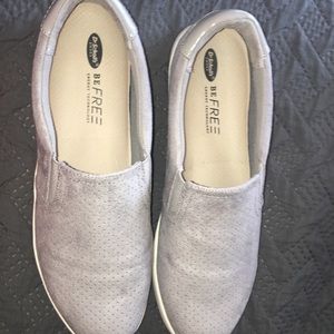 DrScholl’s slide on gray suede shoes